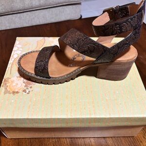 Very G Dark Brown Floral Sandals